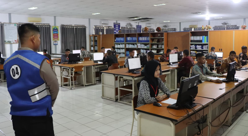 Calon Taruna Akpol Polda Aceh Ikut Ujian CAT Psikologi