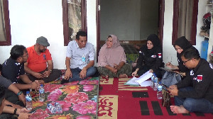 Tim Hotman 911 Aceh Dampingi Keluarga Korban yang Diduga Tewas Dianiaya Oknum Polisi