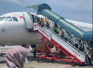Jumlah Penumpang Pesawat Domestik di Aceh Turun pada Maret 2024