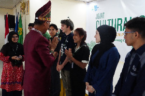 Ikut Program JCCS, Lima Mahasiswa Internasional Eksplorasi Budaya dan Wisata di Aceh