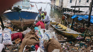 Rapala Bakamla Kumpulkan 6,8 Ton Sampah di Batam