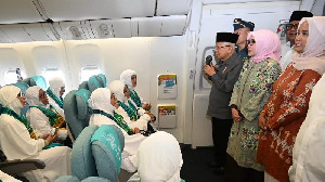 Dinihari Tadi, Jemaah Haji Aceh Kloter Pertama Mendarat di Jeddah