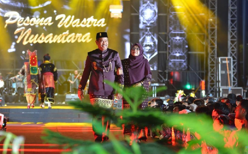 Fashion Show Apeksi di Pekanbaru, Pj Walikota Promosikan Songket Khas Lhokseumawe