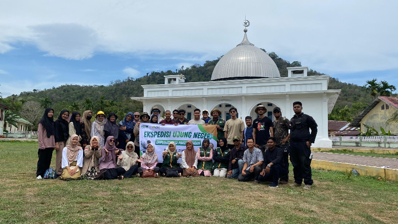 Ekspedisi Ujung Negeri, ASAR Humanity Salurkan Paket Pangan di Pulo Aceh