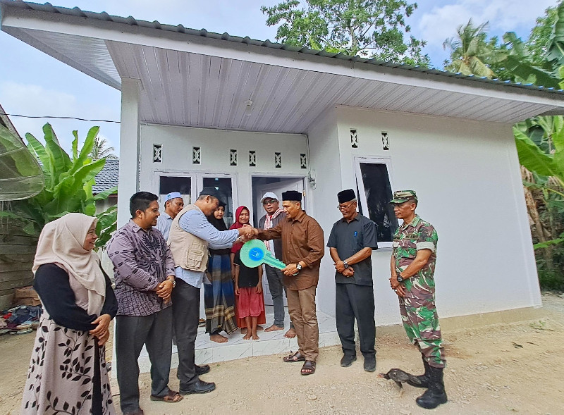 Nelayan Aceh Utara Terima Bantuan Rumah Tahan Gempa dari BMK dan Islamic Relief