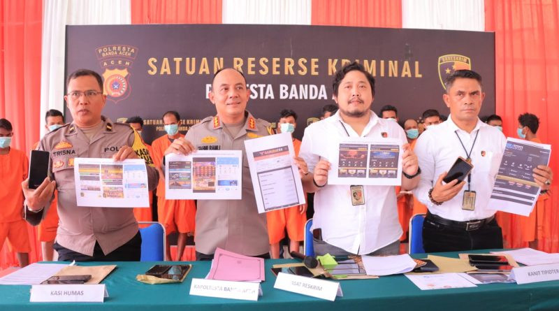 Tertangkap Bermain Judi Online, 19 Warga Banda Aceh Terancam 12 Kali Cambukan
