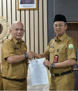 Pj Gubernur Aceh Tunjuk Plt Karo Pengadaan Barang dan Jasa Setda Aceh