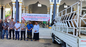 Kapolresta Banda Aceh Sumbang Hewan Kurban untuk Warga Ladong