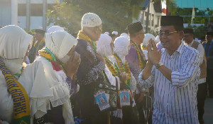 Pelepasan Jemaah Haji Kloter 11 Banda Aceh Diiringi Suasana Haru