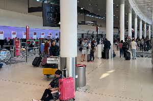 Bandara Perth Batalkan Penerbangan Domestik dan Internasional, Ribuan Penumpang Terlantar