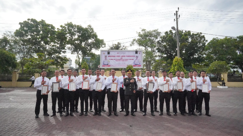 Kapolresta Banda Aceh Berikan Penghargaan Bagi Personel Satresnarkoba