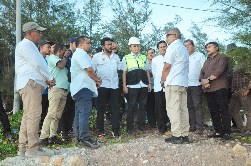 Pj Bupati Aceh Besar Dampingi Pj Gubernur Tinjau Venue Selancar PON di Lhoknga