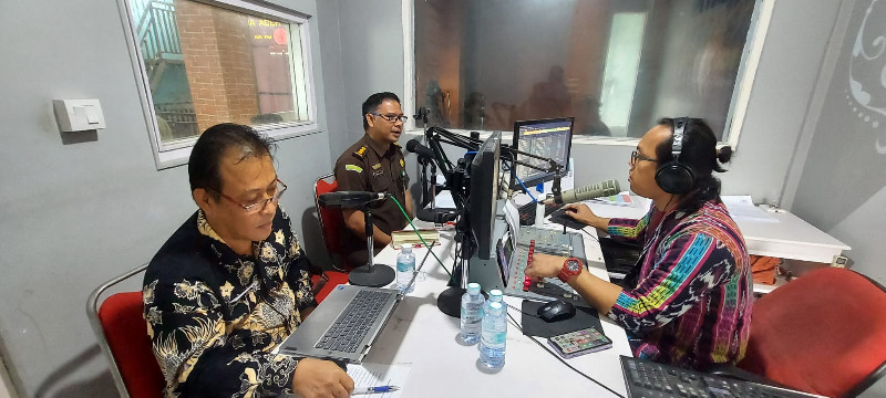 Kejati Aceh Gelar Penyuluhan Hukum Tentang UU ITE di Radio Nikoya FM