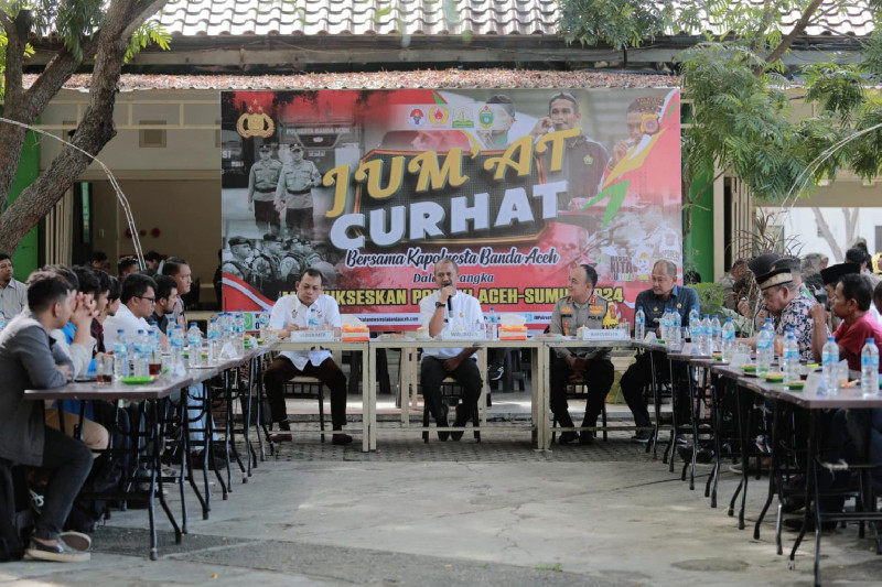 Hadiri Jumat Curhat, Pj Walikota Banda Aceh Ajak Warga Sukseskan PON XXI