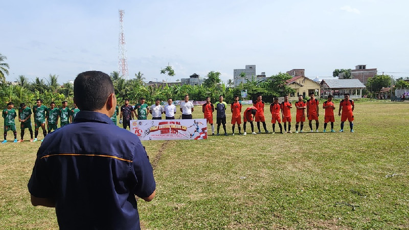 32 Tim Ikut Turnamen Sepak Bola Memperebutkan Piala Karang Taruna Kecamatan Peudada