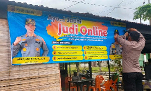 Cegah Judi Online, Polres Bireuen Pasang Spanduk Imbauan di Warkop dan Cafe