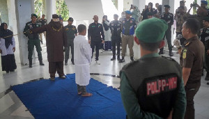 Empat Orang Terpidana Kasus Jinayat Jalani Hukuman Cambuk di Banda Aceh