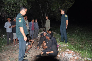 Satpol PP WH Aceh Besar Tertibkan Gerombolan Anak Punk dari Palembang