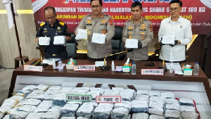 Polisi Tangkap 2 Pemasok 180 Kg Sabu dari Malaysia ke Aceh
