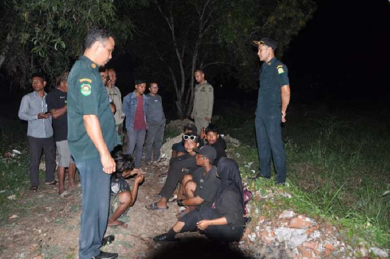 Satpol PP WH Aceh Besar Tertibkan Gerombolan Anak Punk dari Palembang