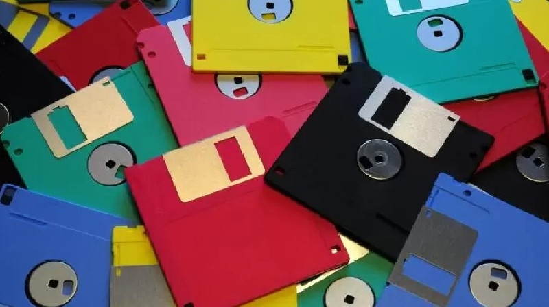 Bye Floppy Disk, Menteri Digital Jepang: Kami Telah Menangkan Perang