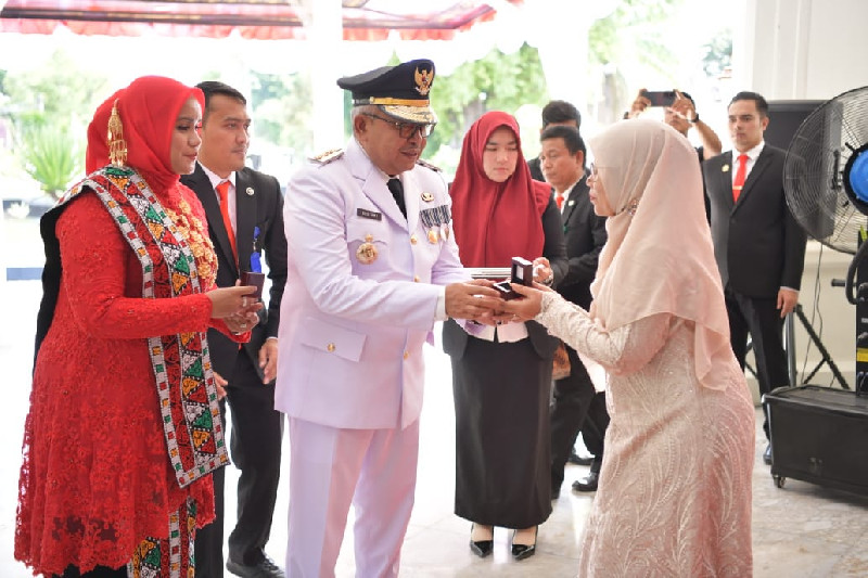 Peringatan HUT RI, Keluarga Pahlawan Terima Cendera Mata dari Pemerintah Aceh