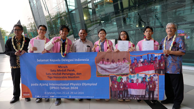 Siswa Indonesia Raih Prestasi di International Physics Olympiad 2024