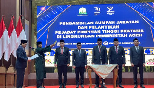 PJ Sekda Azwardi Lantik Lima Pejabat Eselon II Pemerintah Aceh