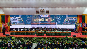 USK Wisuda 2.353 Lulusan, Dua Wisudawan Raih Gelar Tanpa Skripsi