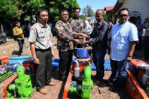 Petani Aceh Besar Terima 132 Unit Mesin Pompa Air dari Kementan