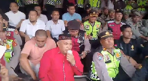 Ketua DPRA Tidak Temui Massa Demo RUU Pilkada, Yahdi Hasan Sampaikan Penjelasan