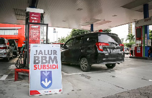 Pertamina Sesuaikan Harga Pertamax, Naik Jadi Rp13.700 per Liter