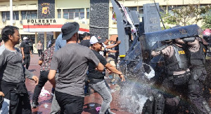 Antisipasi Kerusuhan, Polresta Banda Aceh Gelar Simulasi Pengamanan Pilkada