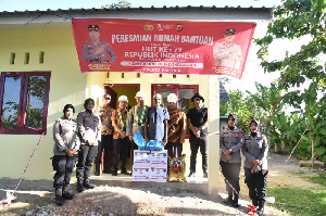 Kapolres Bireuen Resmikan Rumah Bantuan Layak Huni Untuk Samsul Taeb