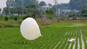 Korea Utara Terbangkan Balon Sampah ke Korea Selatan