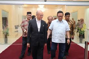 Wali Nanggroe dan Wantimpres Bahas MoU Helsinki dan Tantangan Lingkungan Aceh