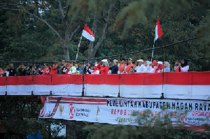 Pembentangan Bendera Merah Putih Raksasa, Ini Harapan Pj Bupati Nagan Raya