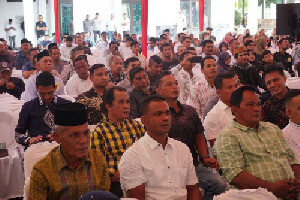 Ribuan Masyarakat Hadir Saksikan Pelantikan DPRK Aceh Besar