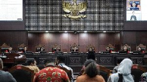 MK: Parpol Bisa Usung Cagub Tanpa Kursi di DPRD