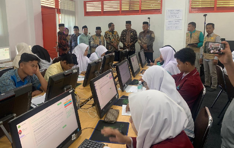 Tinjau dan Sapa Peserta KSM Provinsi, Kakanwil Kemenag Aceh Azhari Beri Dukungan