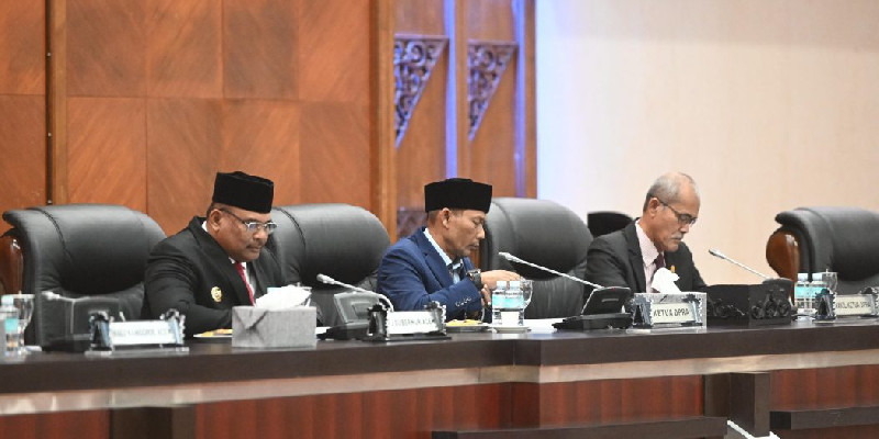 Pj Gubernur Safrizal Ikuti Paripurna terkait Pendapat Banggar Terhadap Qanun APBA 2025