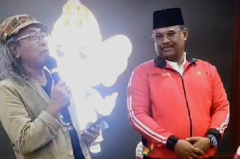 Pj Gubernur Safrizal Dampingi Fikar W Eda Bacakan Puisi "Inilah Aceh"