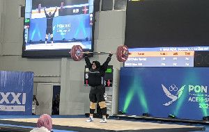 Nurul Akmal Mampu Bawa Aceh Raih Juara Umum dalam Cabor Angkat Besi