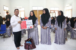 Kadinsos Aceh Berharap Lulusan Kelas Menjahit RSBM Mampu Mengembangkan Diri