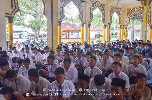 Pesantren Misbahul Ulum Gelar Salat Gaib, Haturkan Doa untuk Tu Sop