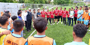 Pj Gubernur Safrizal Kunjungi Latihan Tim Sepak Bola PON Aceh