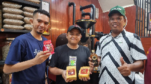 Pelaku Usaha Lokal Raup Untung Besar dari Kopi Gayo Selama PON XXI