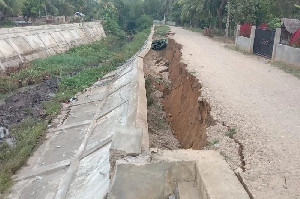 Diduga Pembangunan Asal Jadi, Tanggul Irigasi Ambruk di Aceh Utara