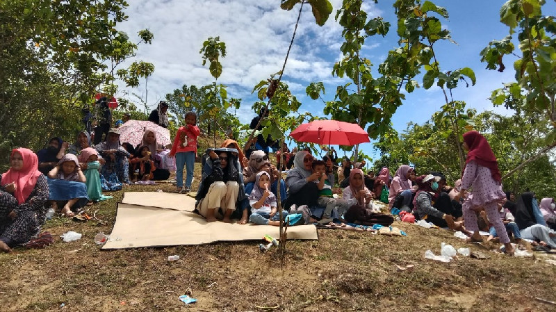 Masyarakat Aceh Besar Padati Venue PON XXI Cabor Paralayang di Sibreh