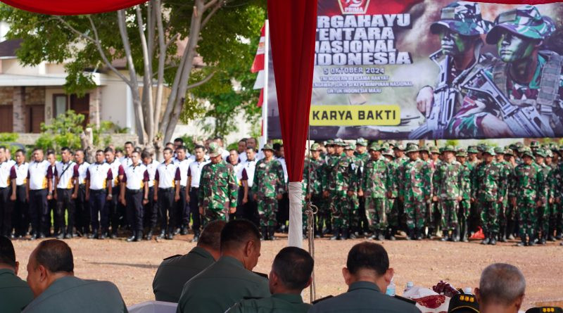 Ratusan Prajurit TNI dan Polri Bersihkan Sungai di Kota Banda Aceh